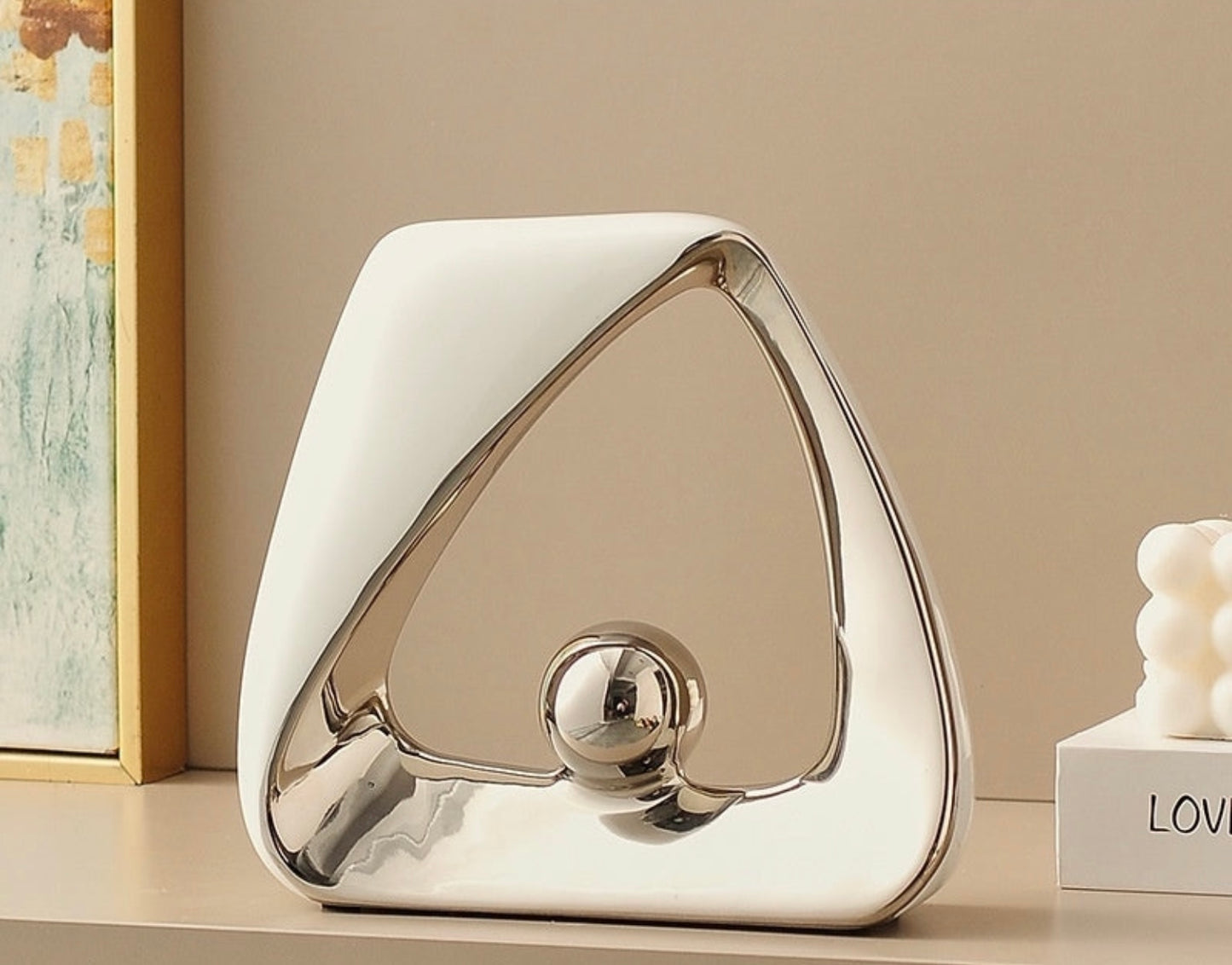 Modern Light Luxury Home Ornaments – Abstract Geometric Resin Sculpture in Gold & Silver Finish