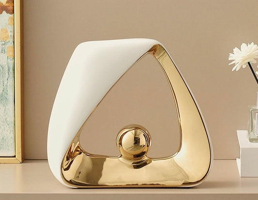 Modern Light Luxury Home Ornaments – Abstract Geometric Resin Sculpture in Gold & Silver Finish