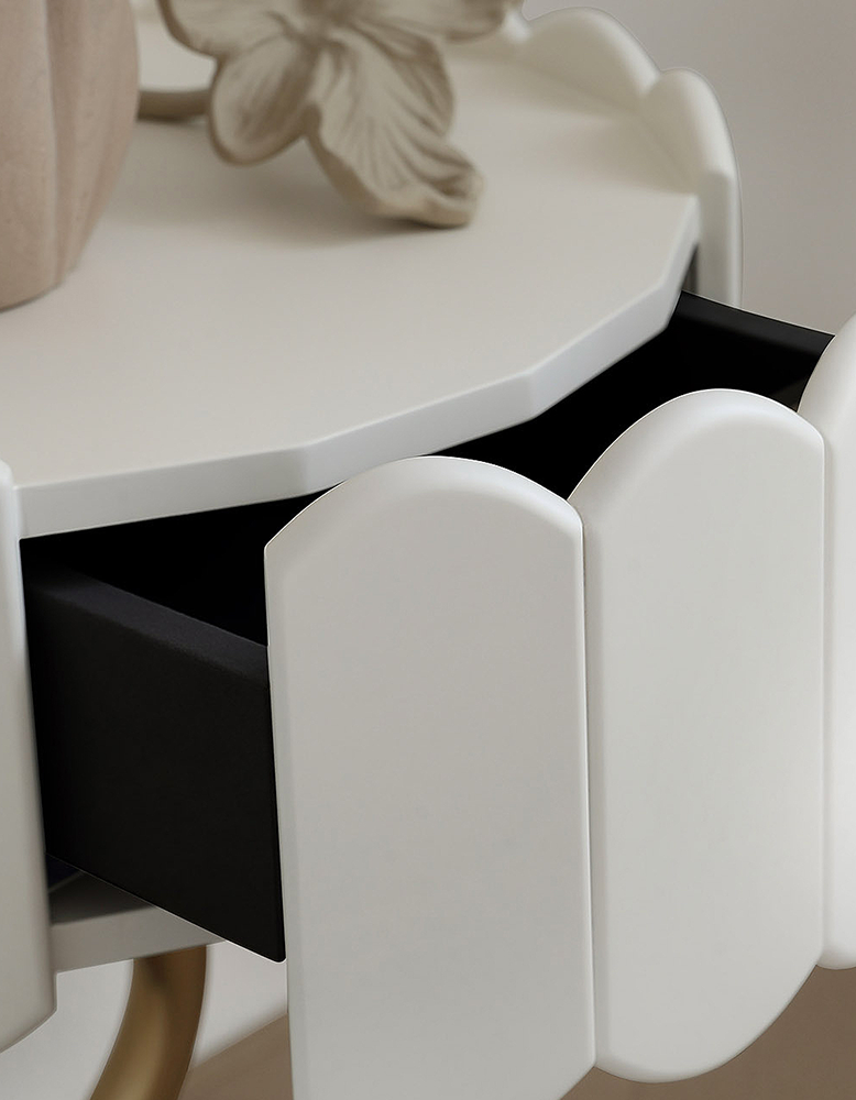 Marbella Scalloped Side Table